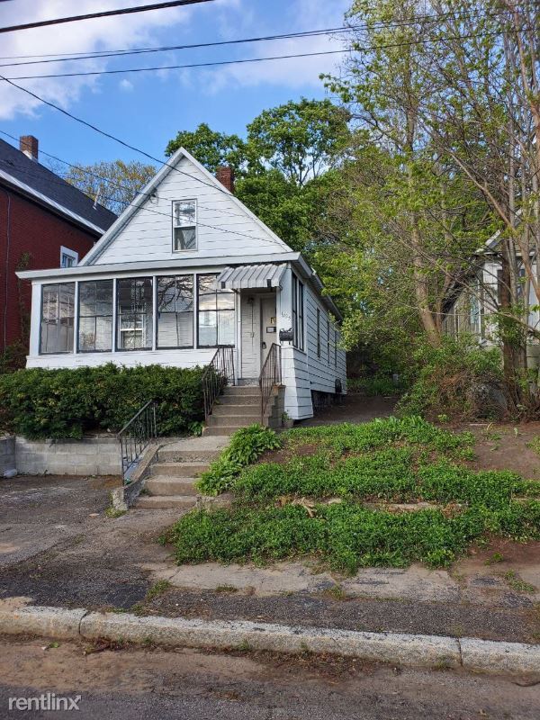 Building Photo - 3 br, 1 bath House - 1025 Davis Ter