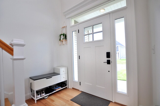 Foto del edificio - 5 Oakwood Cir