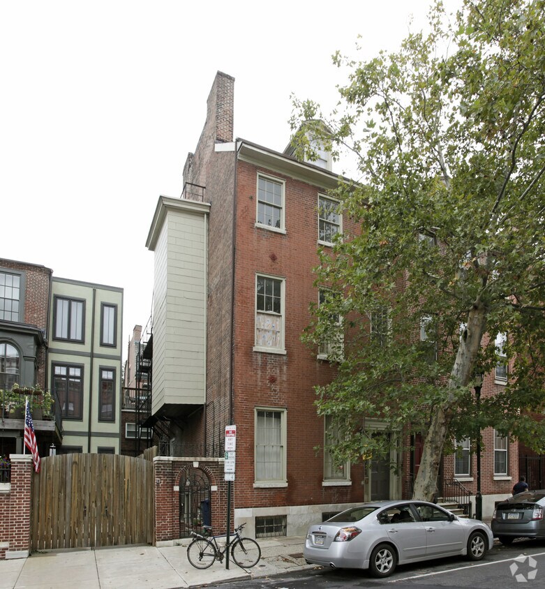 Primary Photo - 919 Pine St