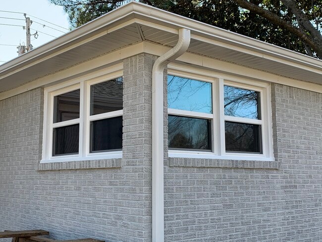 Building Photo - 2700 Sparkman Dr NW