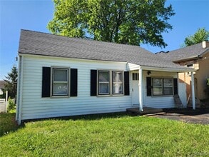 Building Photo - 132 Deane Ct