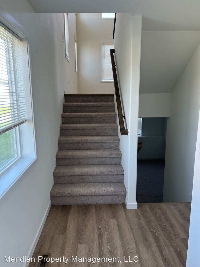 Foto del edificio - 3 br, 2 bath House - 1102 46th Ave S