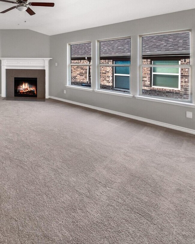 Foto del edificio - 8029 Mountain Knoll Ct
