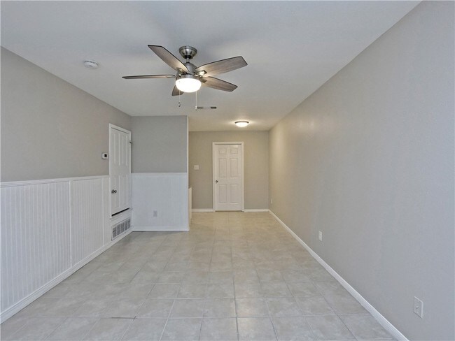 Building Photo - 334 FM 1174
