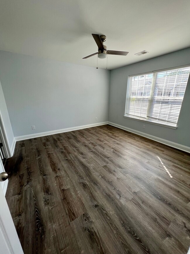 Building Photo - 609 37th Ave N