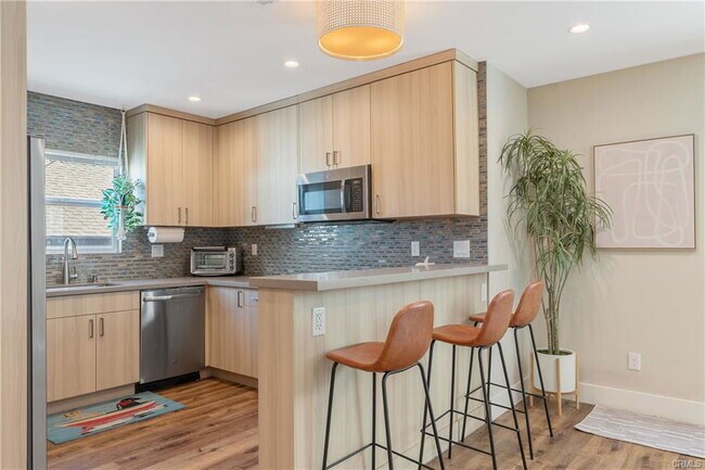 Foto del edificio - 8034 Airlane Ave