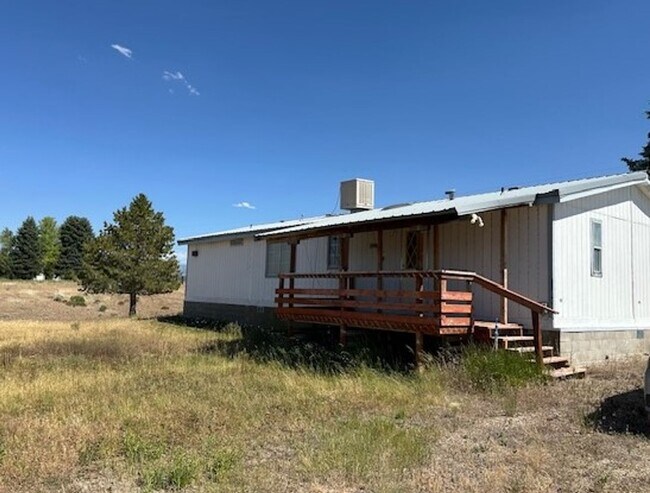 Building Photo - 3-bedroom 2-bath double wide in Southfork ...
