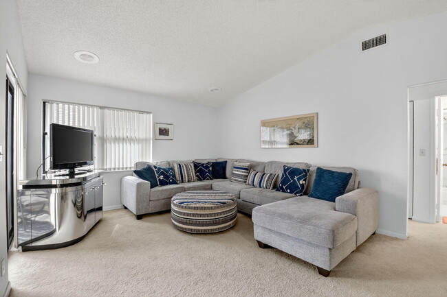 Foto del edificio - 7657 Tahiti Ln