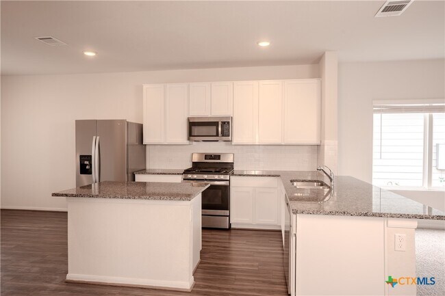 Foto del edificio - 141 Everglades Dr