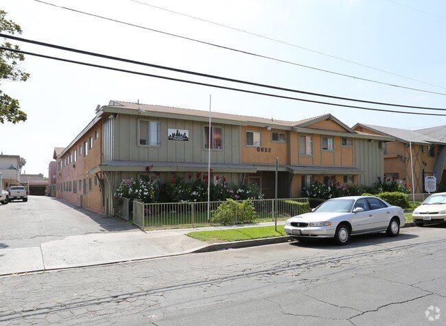Foto del edificio - The Lorraine Apartments