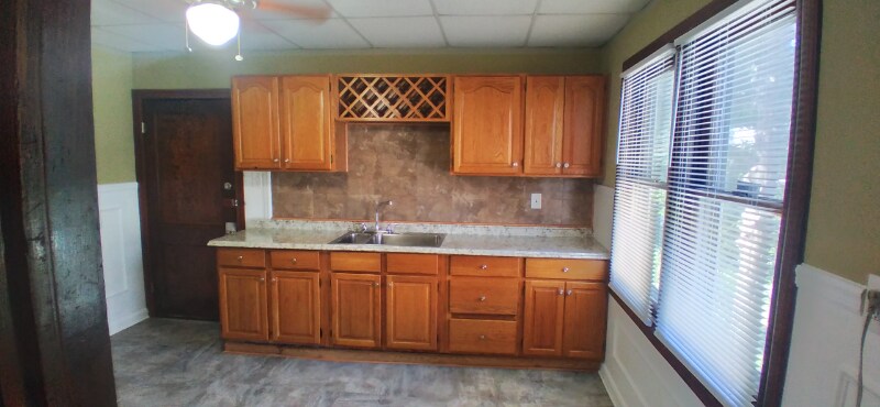 Primary Photo - 7130 Clement Ave