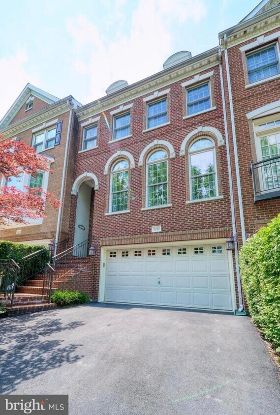 Foto principal - 3074 McKinnon Way