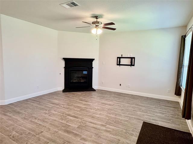 Foto del edificio - 10305 Klondike Ln