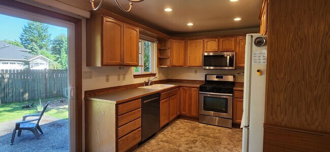 Foto del edificio - 3 Bed 1 bath Bothell rambler home $3199/mo