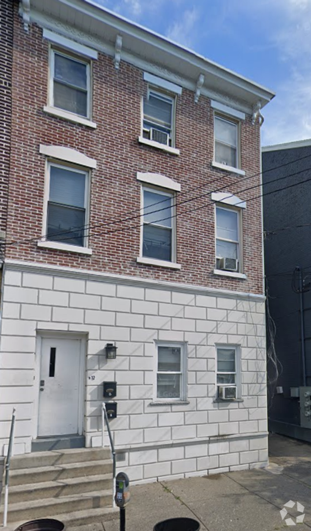 Building Photo - 617 W Turner St
