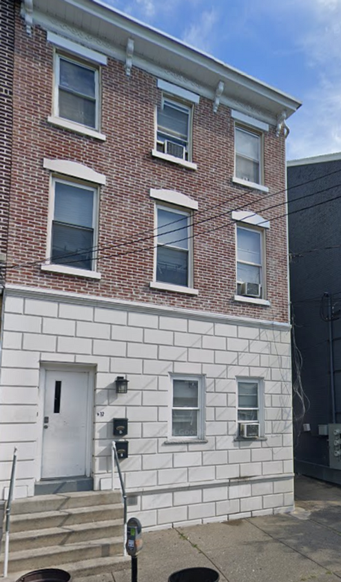 Foto principal - 617 W Turner St