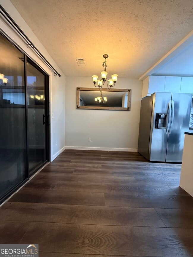 Building Photo - 162 Twiggs Cor