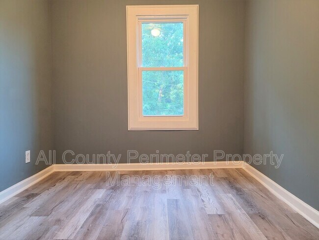 Foto del edificio - 1194 Woodland Ave SE