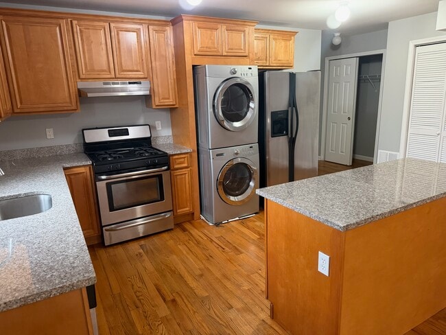 Foto del edificio - 104 Luttgen Pl