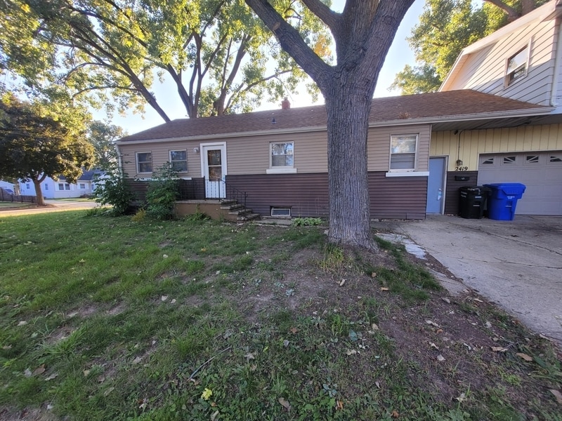 Primary Photo - 2419 S Jackson St