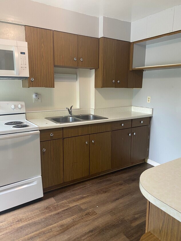 Primary Photo - 423 N 15th Ave E