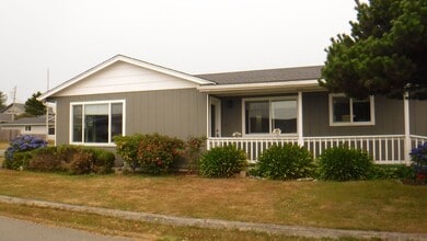 Building Photo - 1243 Hub St
