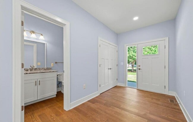 Building Photo - 3205 Weidemann Dr