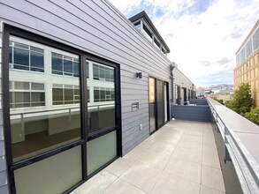 Building Photo - 915 Minna St