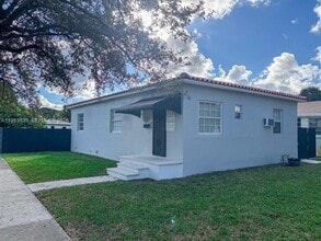 Building Photo - 601 De Leon Dr