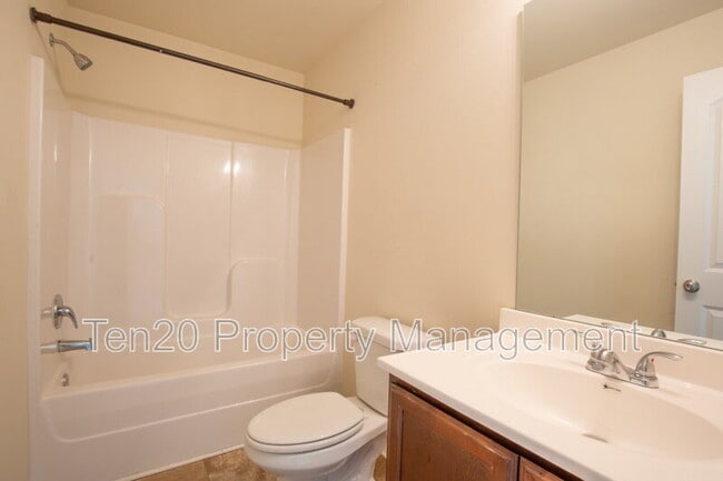 Building Photo - 365 Partisan Dr