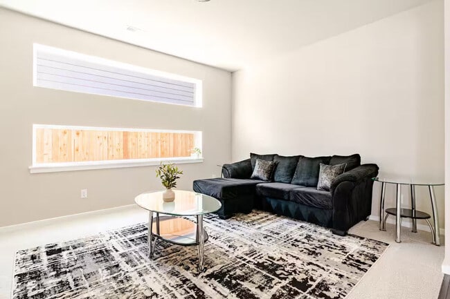 Foto del edificio - 4952 Amherst Way SW