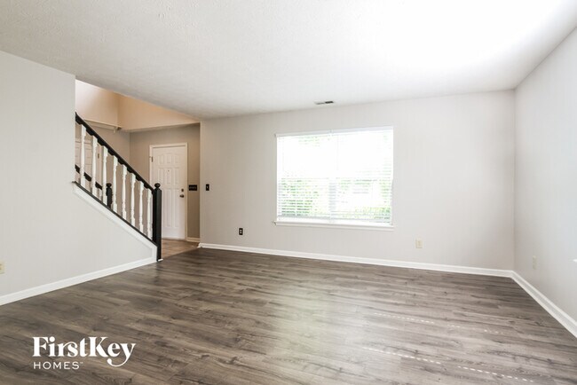 Building Photo - 3360 Yorkshire Dr