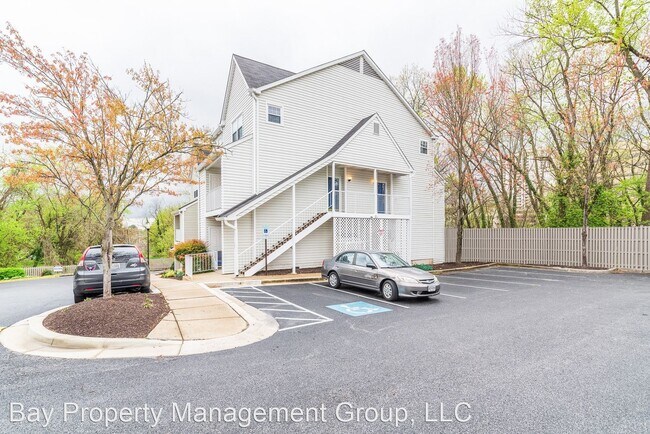 Building Photo - 2 br, 1.5 bath House - 534 McManus Way