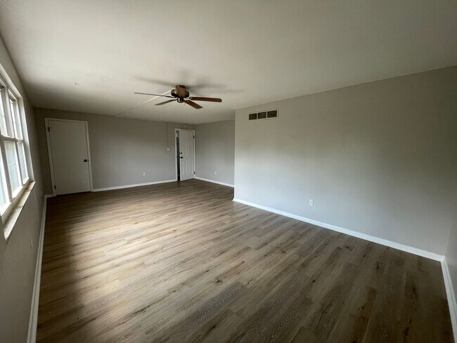Foto del edificio - 112 Woodlawn Ave