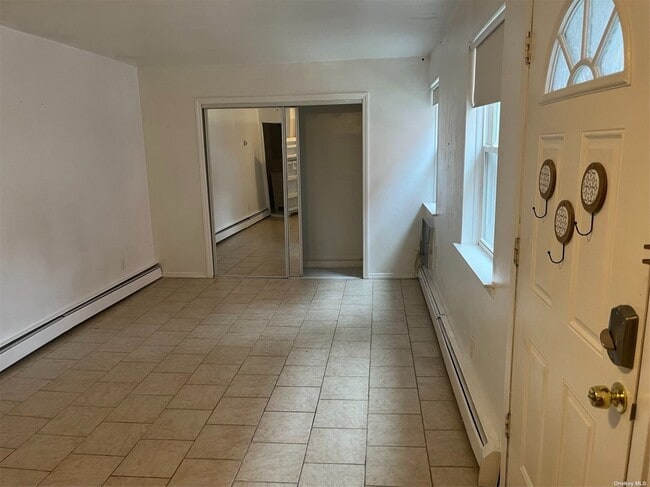 Foto del edificio - 2140 E 70th St