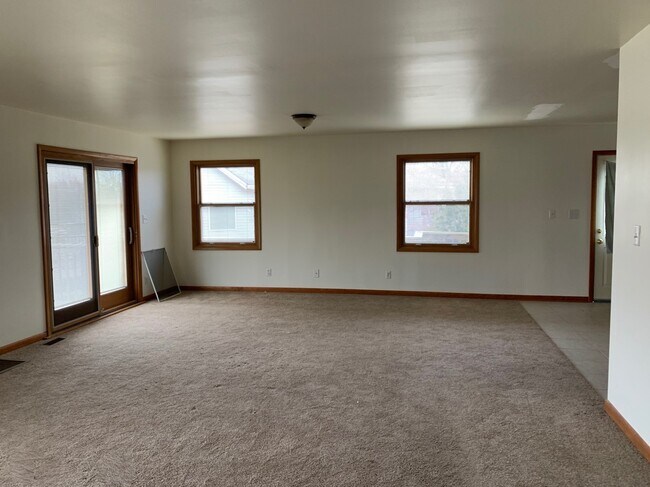 Building Photo - 2740 N 48th Rd