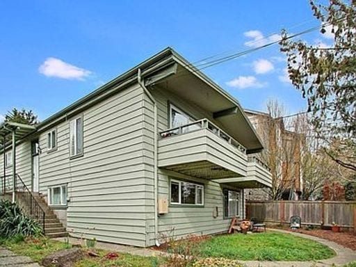Building Photo - AVAILABLE NOW! Mid-century 2 Bedroom Apartment in Magnolia w/ Bonus Room and Private Balcony!