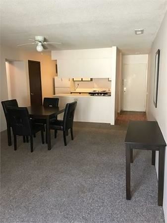 Foto del edificio - 715 S Randolph St