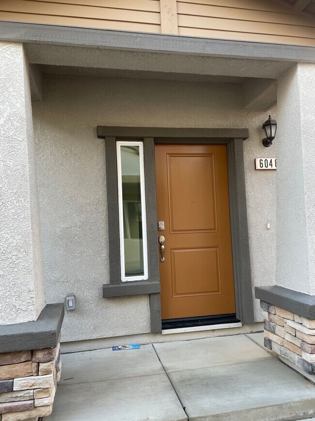 Foto del edificio - SOLAR SMART HOME IN WEST ROSEVILLE!