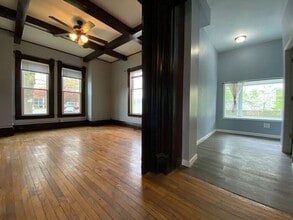 Building Photo - 742 Broadway