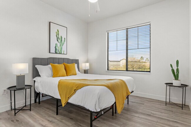 Building Photo - 9450 W Cabela Dr