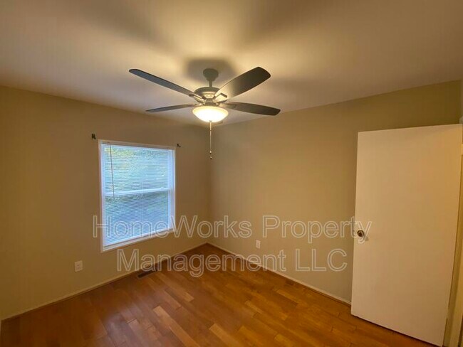 Building Photo - 120 Hammershire Rd