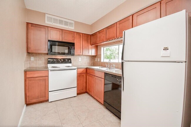 Foto del edificio - 10855 Meadowglen Ln