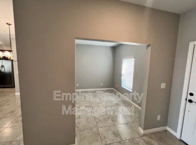 Foto del edificio - Modern & Spacious 3 Bed, 2 Bath Home in No...