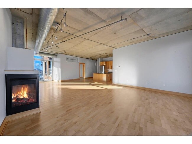 Building Photo - 150 NE 2nd St