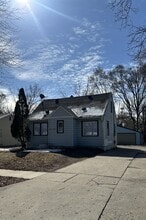 Building Photo - 1508 Midway Dr