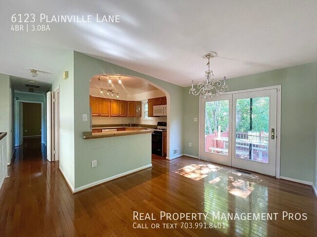 Foto del edificio - 6123 Plainville Ln