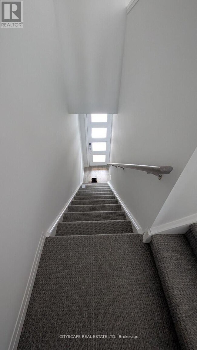 Photo du bâtiment - 155 Equestrian Way