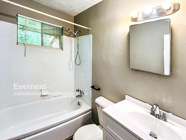Foto del edificio - 3512 Mimbro Ln