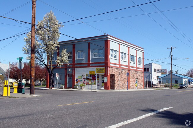Building Photo - 6965 N Fessenden St